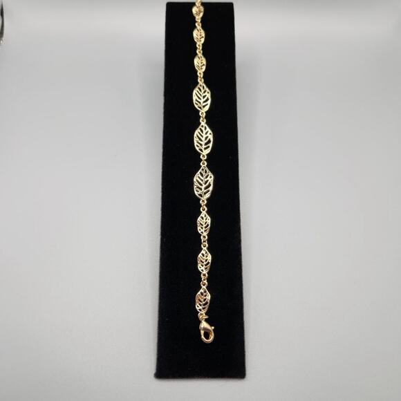 Boho Filigree Leaf Bracelet Gold-Tone 7" with 1.5" Extender - Picture 1 of 9